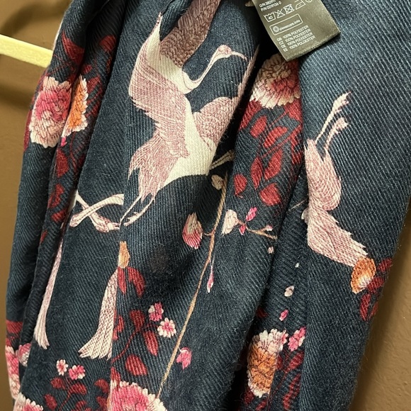 H&M Infinity Scarf - Picture 3 of 3